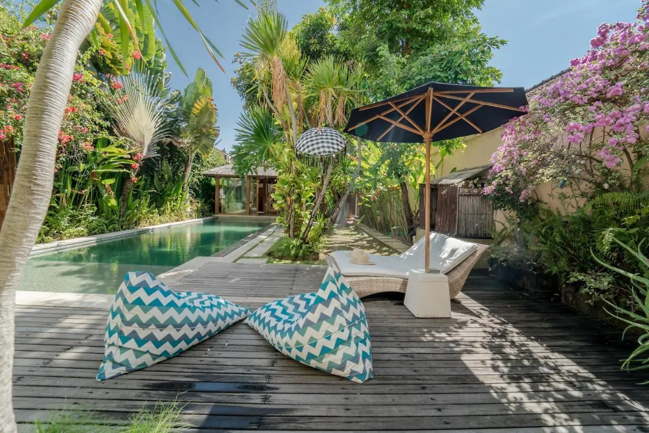 Villa Saffira, Seminyak - Pool, Garden, Rooftop - Walk To Beach And Cafes! 0*,  Indonézia