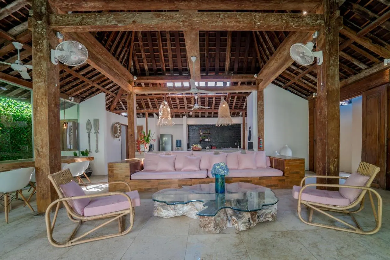 Villa Saffira, Seminyak - Pool, Garden, Rooftop - Walk To Beach And Cafes! 0*,